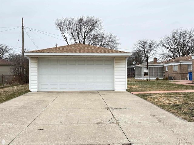 32245 Wareham Drive, Warren, MI 48092