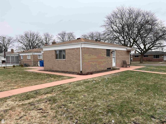 32245 Wareham Drive, Warren, MI 48092