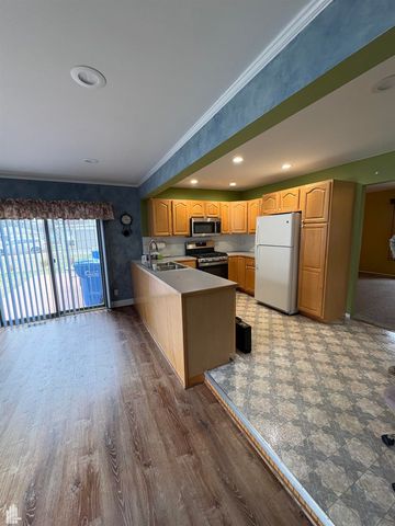 32245 Wareham Drive, Warren, MI 48092