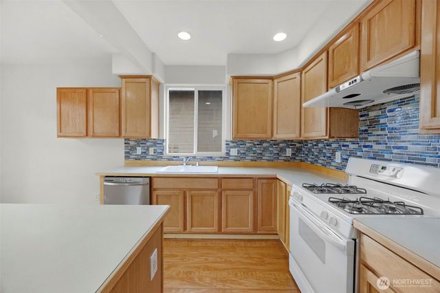 15223 27th Place W, Lynnwood, WA 98087