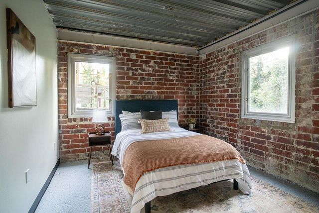 15 BURBANK SW Drive 4, Atlanta, GA 30314