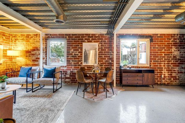 15 BURBANK SW Drive 4, Atlanta, GA 30314