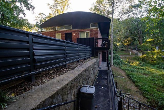 15 BURBANK SW Drive 4, Atlanta, GA 30314