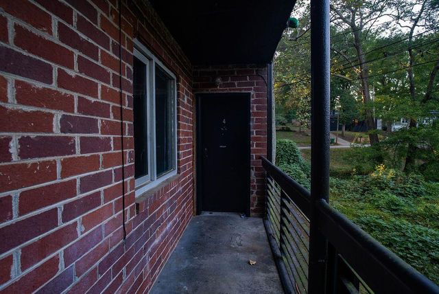 15 BURBANK SW Drive 4, Atlanta, GA 30314