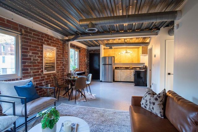 15 BURBANK SW Drive 4, Atlanta, GA 30314