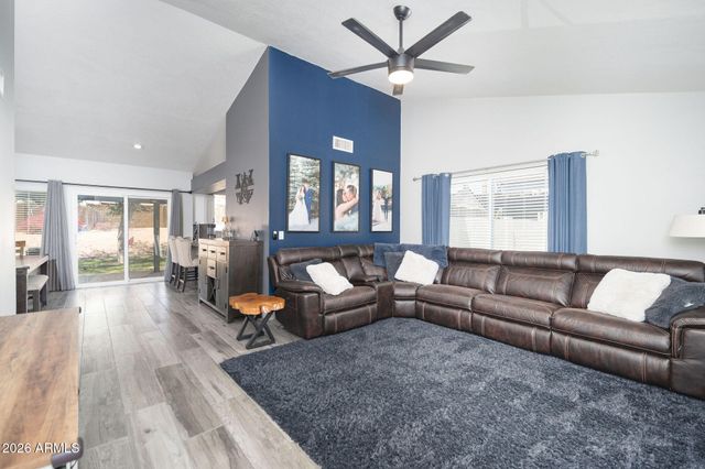 1256 E UTOPIA Road, Phoenix, AZ 85024