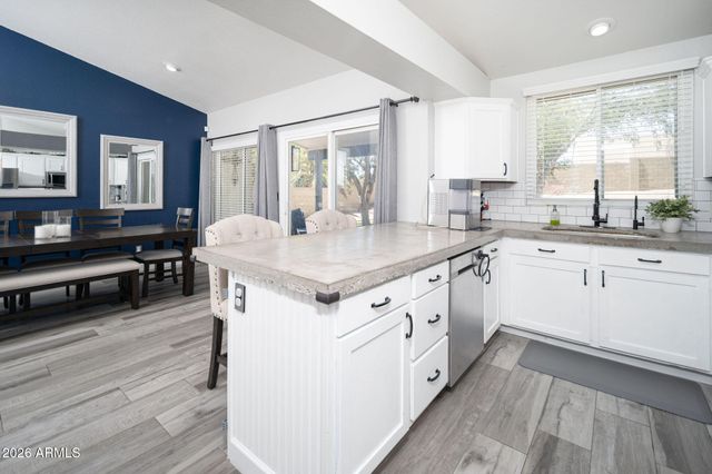 1256 E UTOPIA Road, Phoenix, AZ 85024
