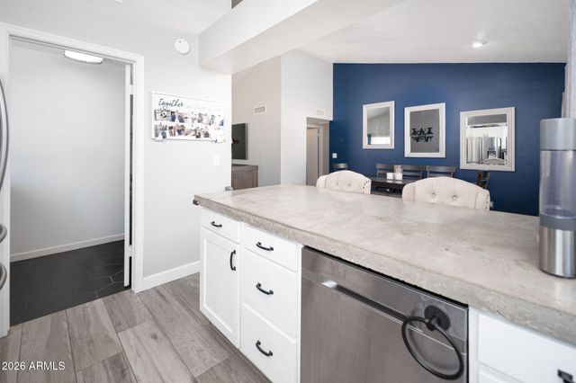 1256 E UTOPIA Road, Phoenix, AZ 85024