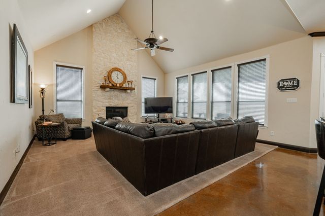 910 Angus Road, Waxahachie, TX 75167