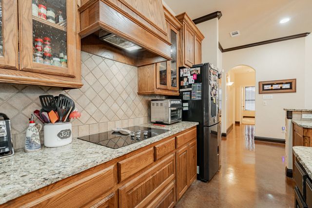 910 Angus Road, Waxahachie, TX 75167