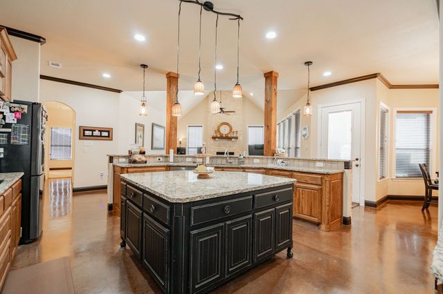 910 Angus Road, Waxahachie, TX 75167