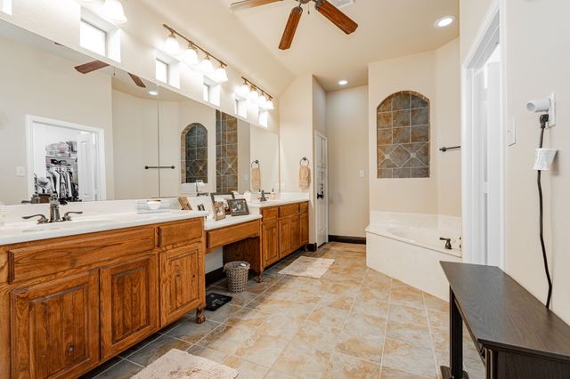 910 Angus Road, Waxahachie, TX 75167