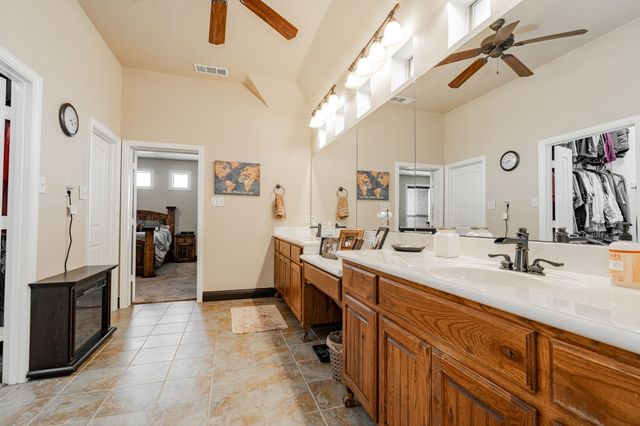 910 Angus Road, Waxahachie, TX 75167