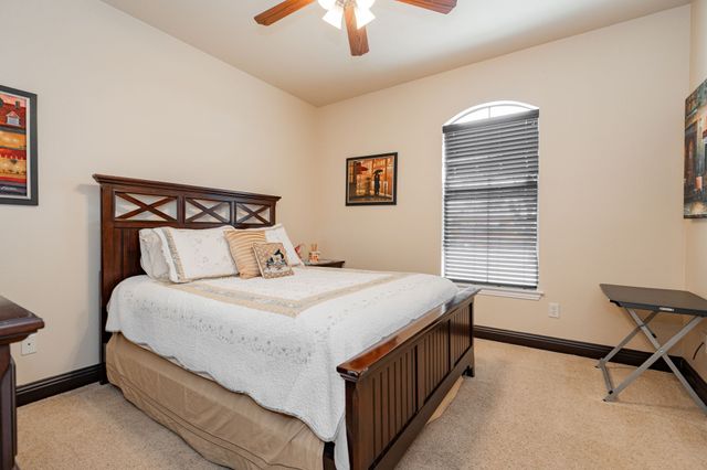 910 Angus Road, Waxahachie, TX 75167