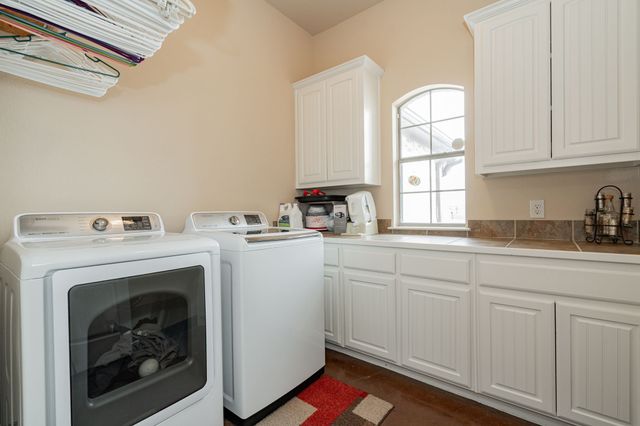 910 Angus Road, Waxahachie, TX 75167