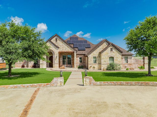 910 Angus Road, Waxahachie, TX 75167