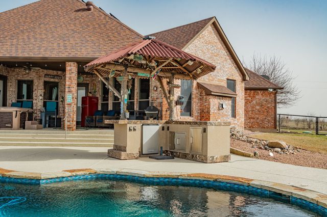910 Angus Road, Waxahachie, TX 75167