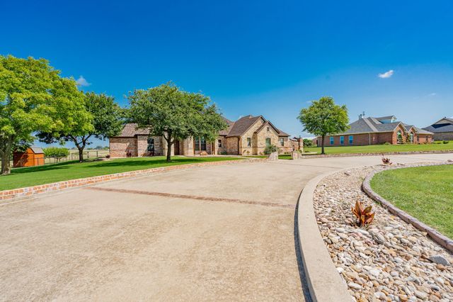 910 Angus Road, Waxahachie, TX 75167