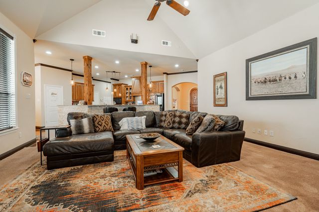 910 Angus Road, Waxahachie, TX 75167