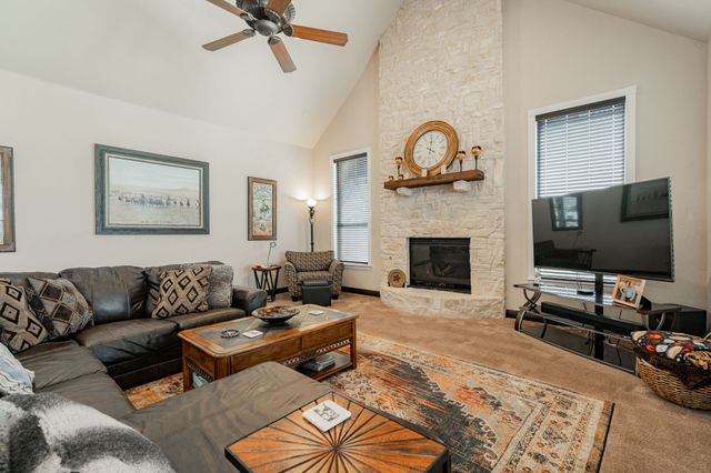 910 Angus Road, Waxahachie, TX 75167