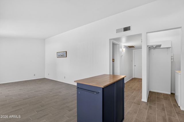 10582 W OAKMONT Drive, Sun City, AZ 85351