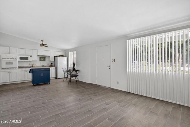 10582 W OAKMONT Drive, Sun City, AZ 85351