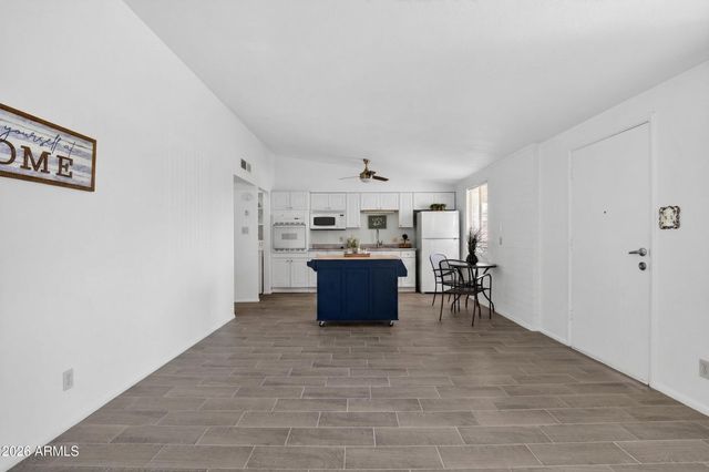 10582 W OAKMONT Drive, Sun City, AZ 85351