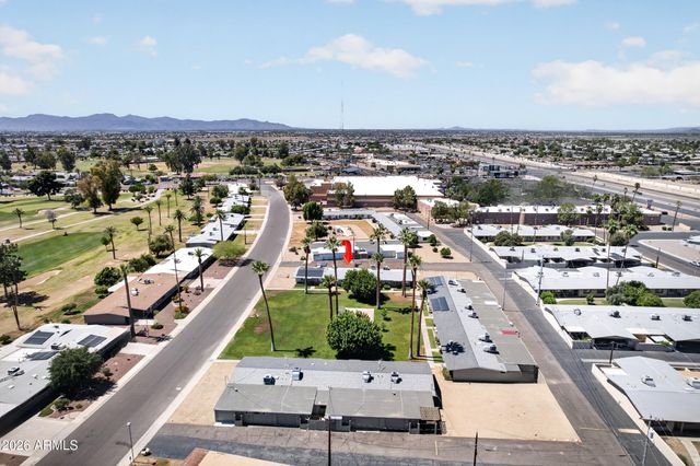 10582 W OAKMONT Drive, Sun City, AZ 85351