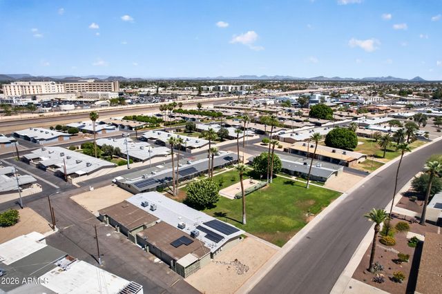 10582 W OAKMONT Drive, Sun City, AZ 85351