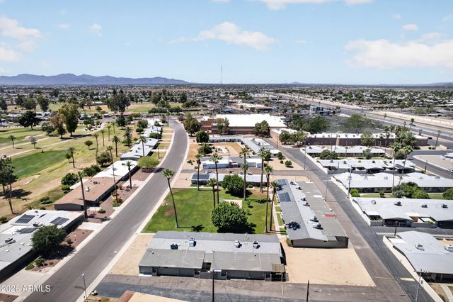 10582 W OAKMONT Drive, Sun City, AZ 85351