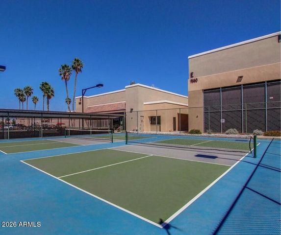 10582 W OAKMONT Drive, Sun City, AZ 85351