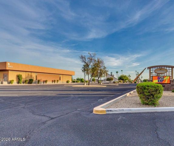 10582 W OAKMONT Drive, Sun City, AZ 85351