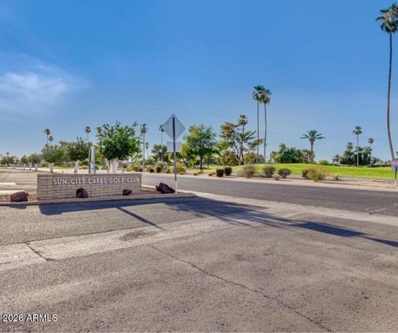 10582 W OAKMONT Drive, Sun City, AZ 85351