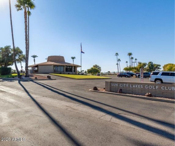 10582 W OAKMONT Drive, Sun City, AZ 85351
