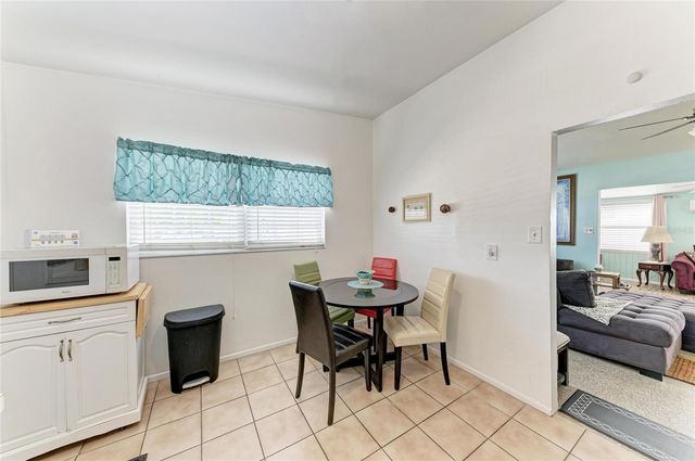 2564 WOOD STREET, Sarasota, FL 34237