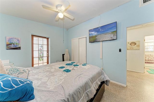 2564 WOOD STREET, Sarasota, FL 34237