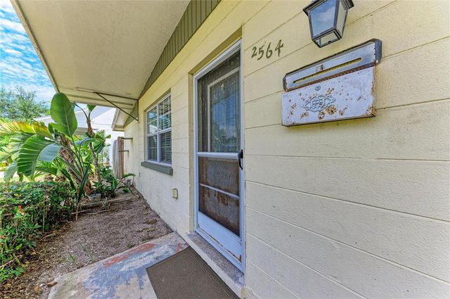 2564 WOOD STREET, Sarasota, FL 34237