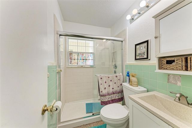 2564 WOOD STREET, Sarasota, FL 34237