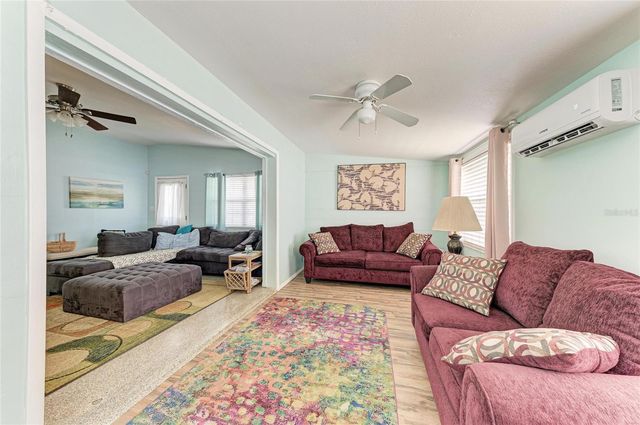 2564 WOOD STREET, Sarasota, FL 34237