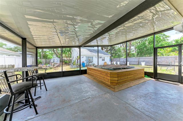 2564 WOOD STREET, Sarasota, FL 34237