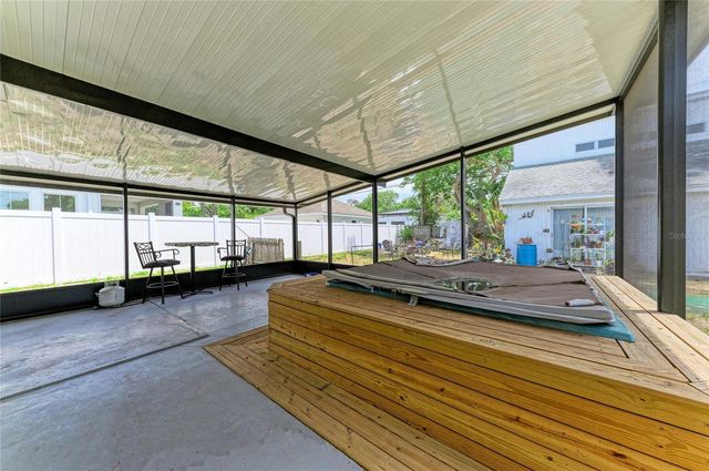 2564 WOOD STREET, Sarasota, FL 34237