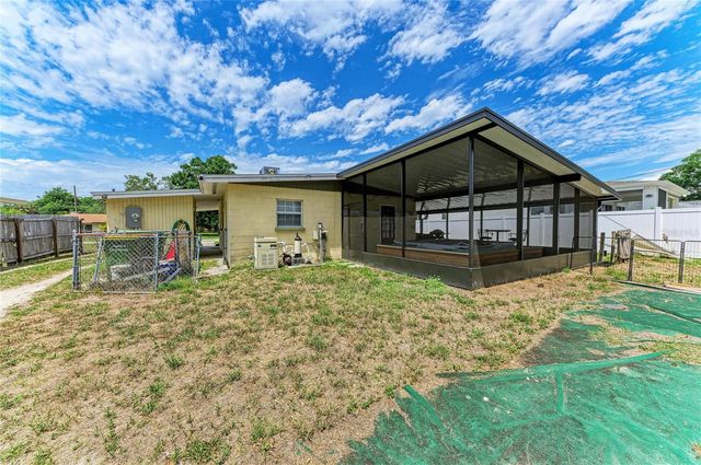 2564 WOOD STREET, Sarasota, FL 34237