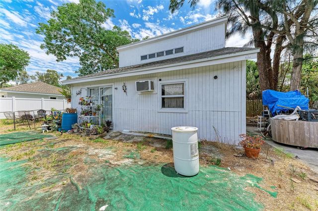 2564 WOOD STREET, Sarasota, FL 34237