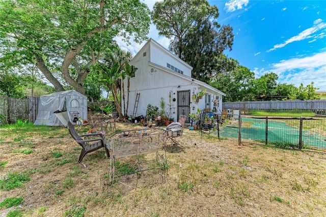 2564 WOOD STREET, Sarasota, FL 34237