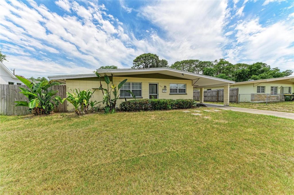 2564 WOOD STREET, Sarasota, FL 34237