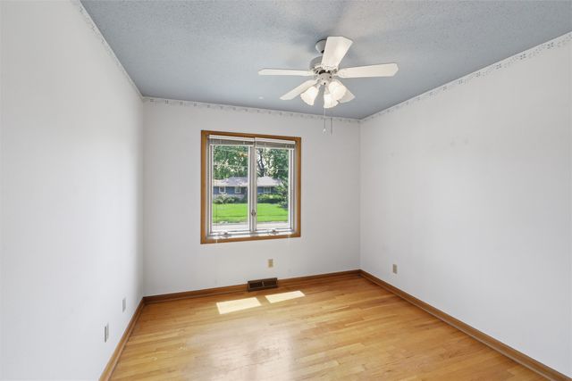 3905 Bel Aire Road, Des Moines, IA 50310
