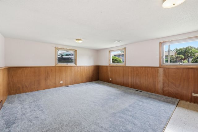 3905 Bel Aire Road, Des Moines, IA 50310