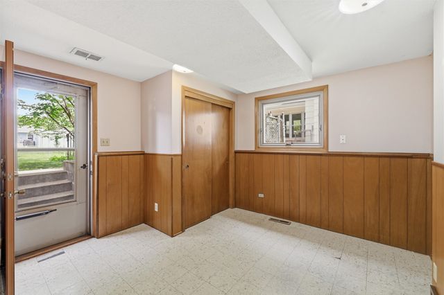 3905 Bel Aire Road, Des Moines, IA 50310
