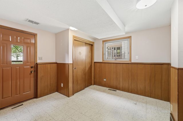 3905 Bel Aire Road, Des Moines, IA 50310