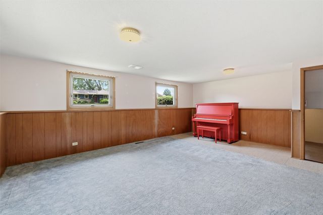 3905 Bel Aire Road, Des Moines, IA 50310